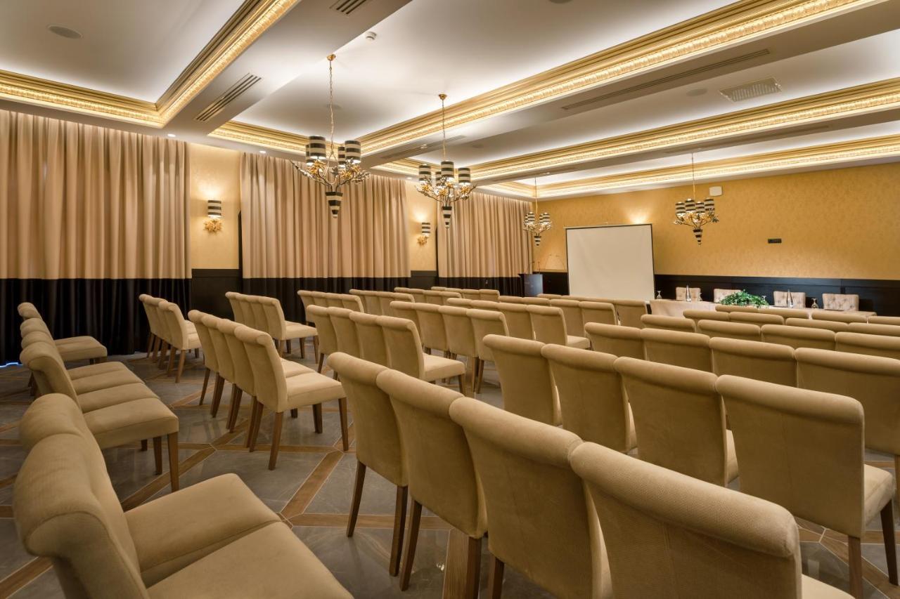 Kyniska Palace Conference & Spa Містрас Екстер'єр фото